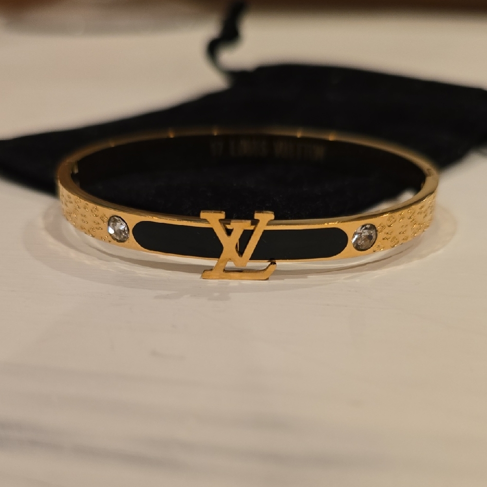 Fashion Elegant Gold Tone & Black Bracelet With LV Logo